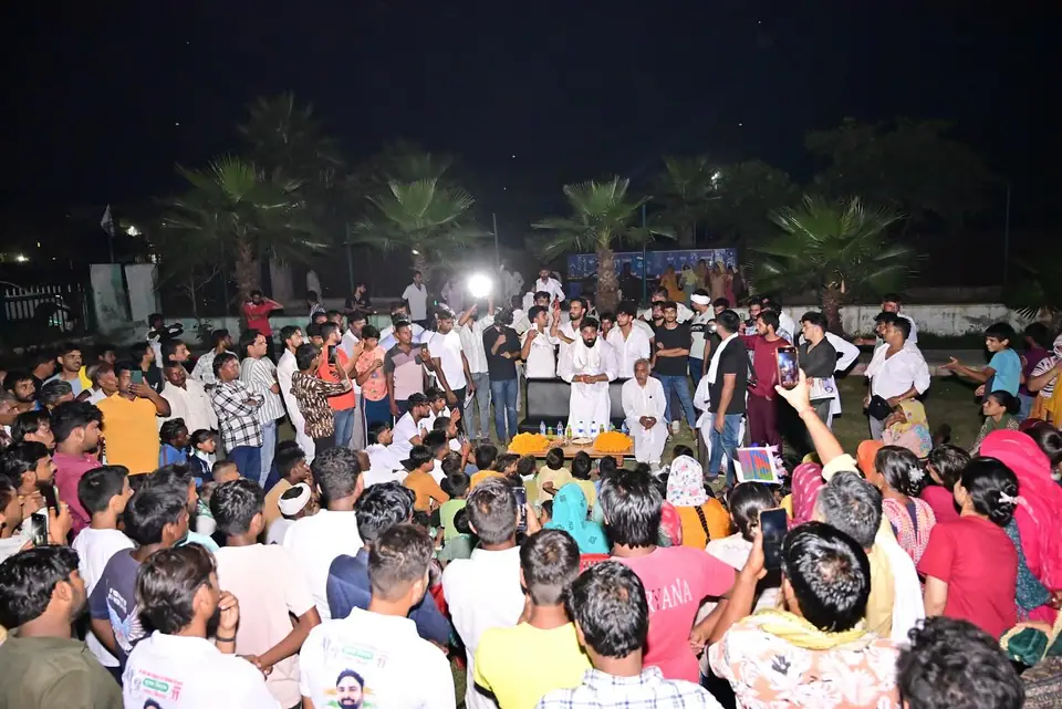 वाल्मीकि बस्ती व शिव नगर, देर रात, 24 सितंबर